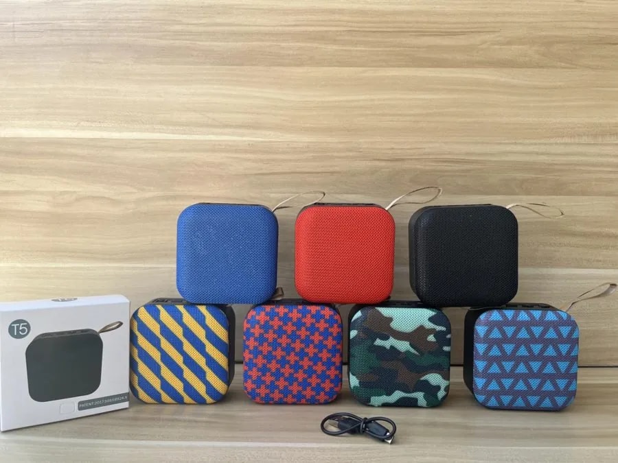 Mini Parlante Bluetooth de Tela con Correa