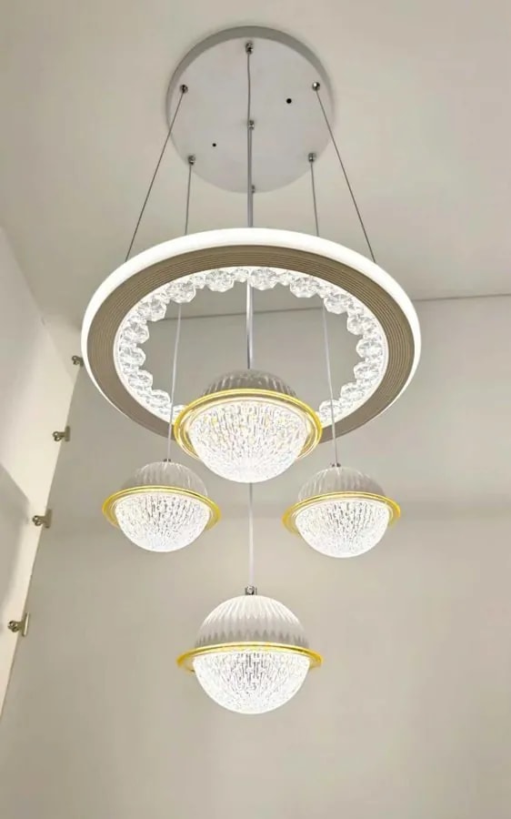Lámpara Colgante LED Circular Blanca con 4 Globos de Cristal